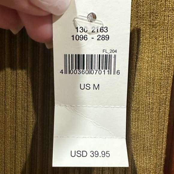 Ribbed crop top - Picture 2 of 3